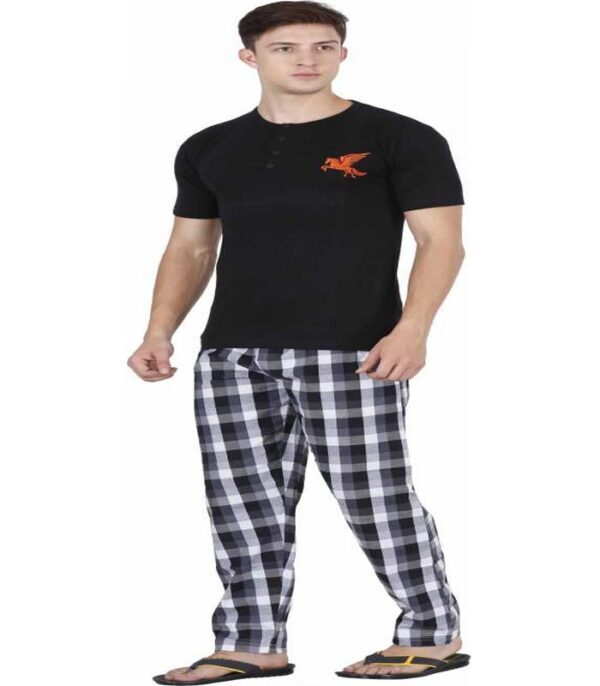Men Solid, Checkered Black Top & Pyjama Set - Image 2